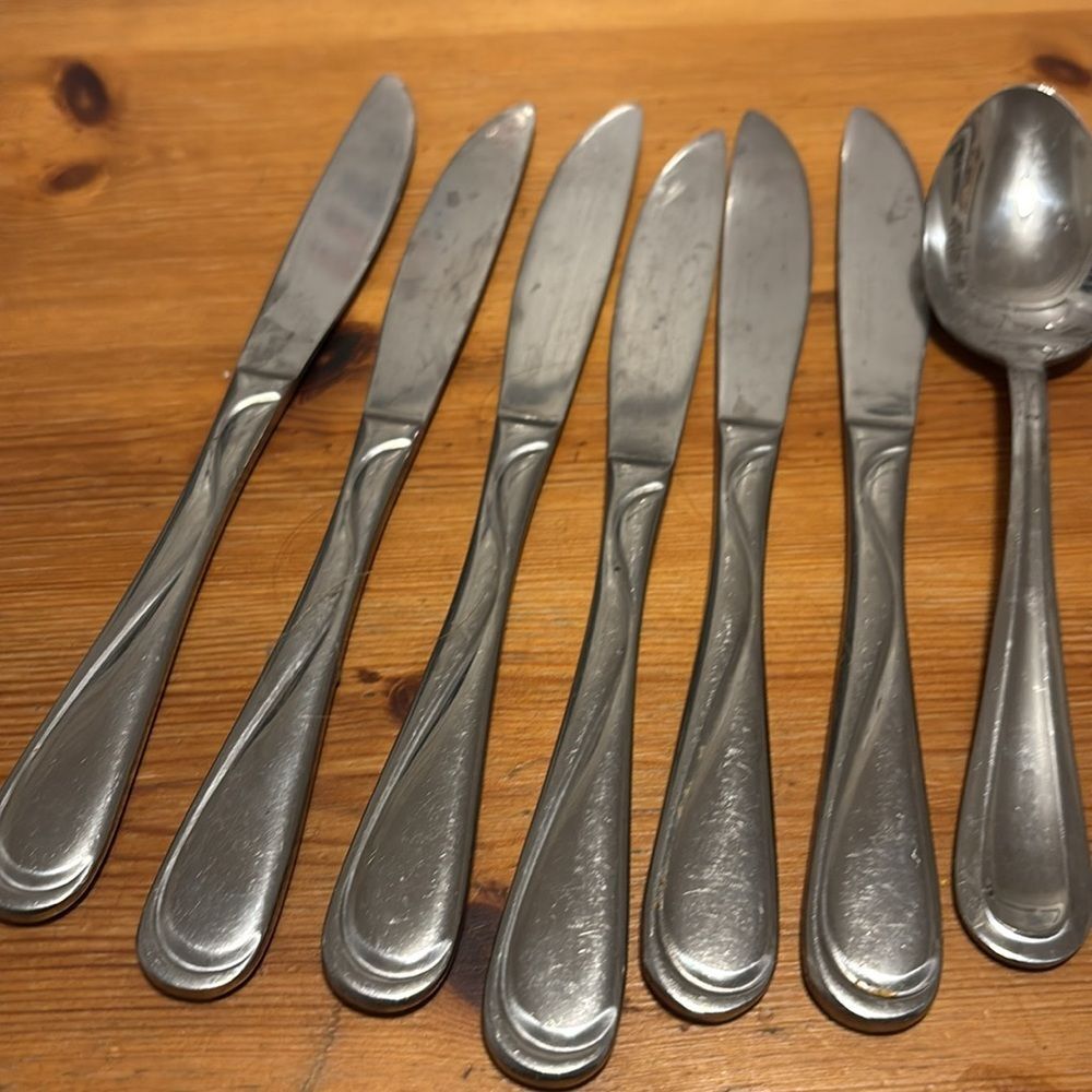 Mismatched silverware bundle - Picture 2 of 4
